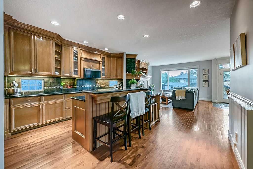 2222 26 Street Sw, Calgary, AB