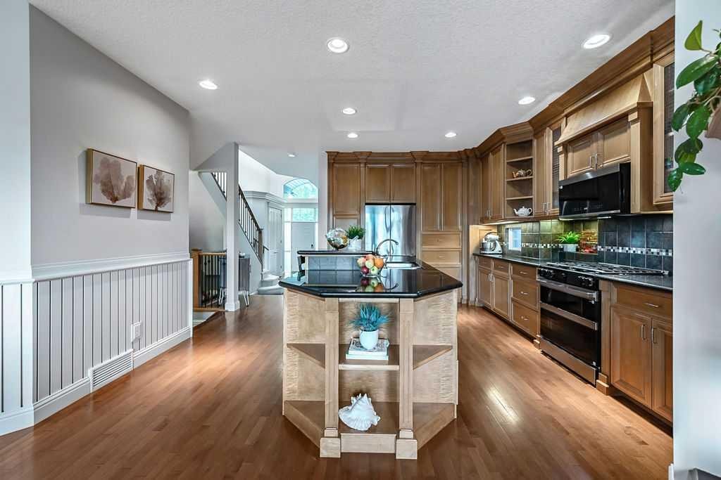 2222 26 Street Sw, Calgary, AB