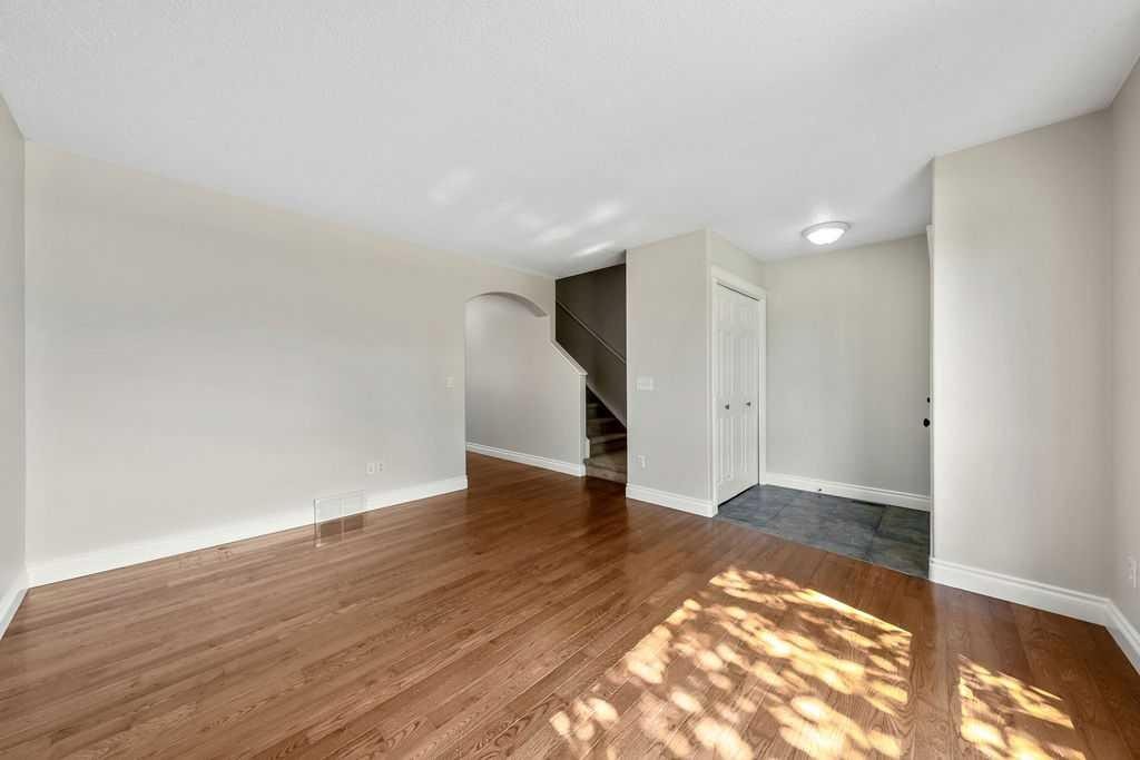 2508 72 Avenue Se, Calgary, AB
