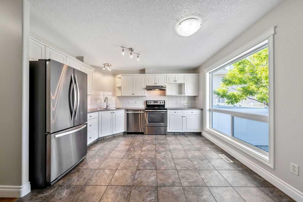 2508 72 Avenue Se, Calgary, AB