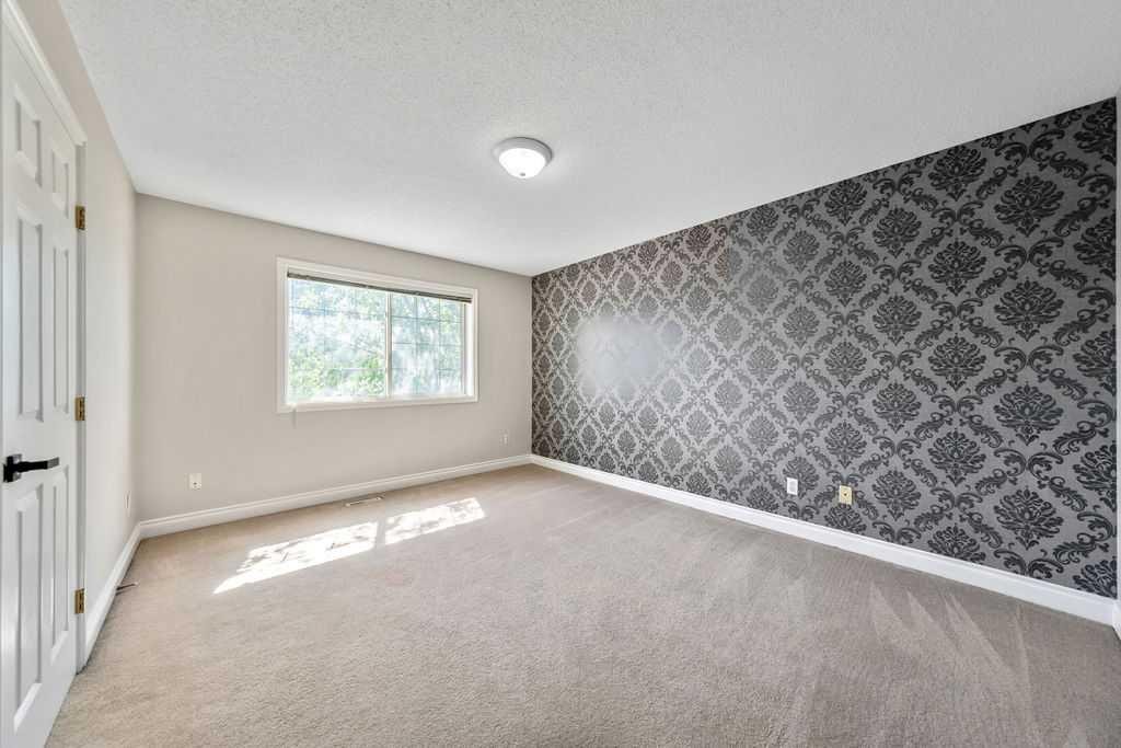 2508 72 Avenue Se, Calgary, AB