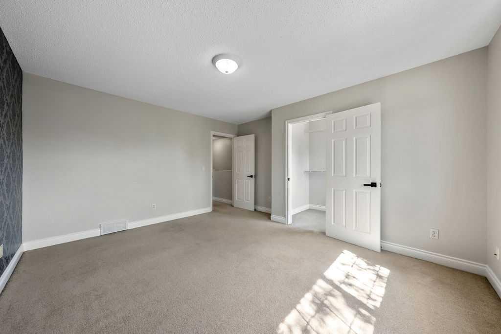 2508 72 Avenue Se, Calgary, AB