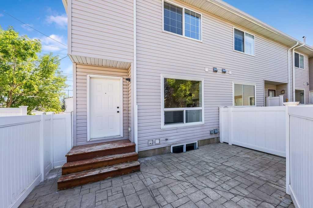 2508 72 Avenue Se, Calgary, AB