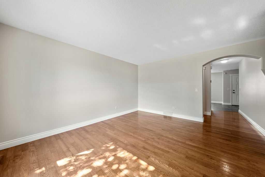 2508 72 Avenue Se, Calgary, AB