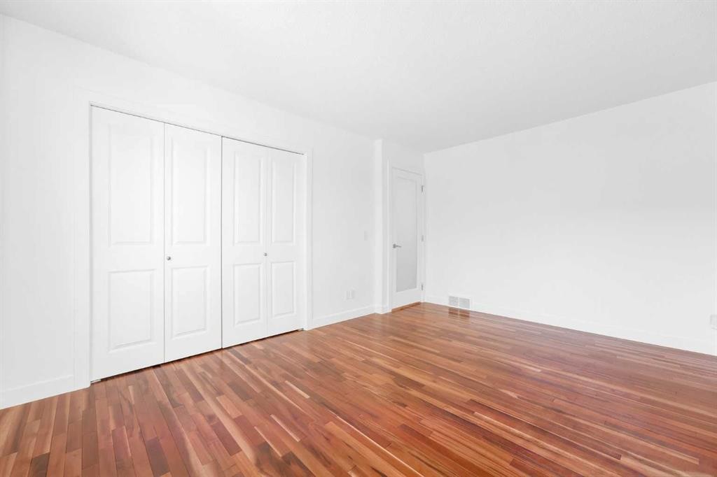 216 Coach Side Road Sw, Calgary, AB