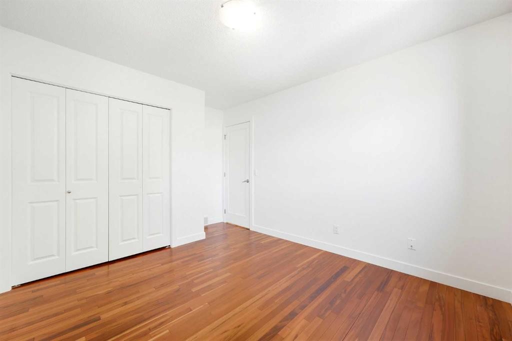 216 Coach Side Road Sw, Calgary, AB