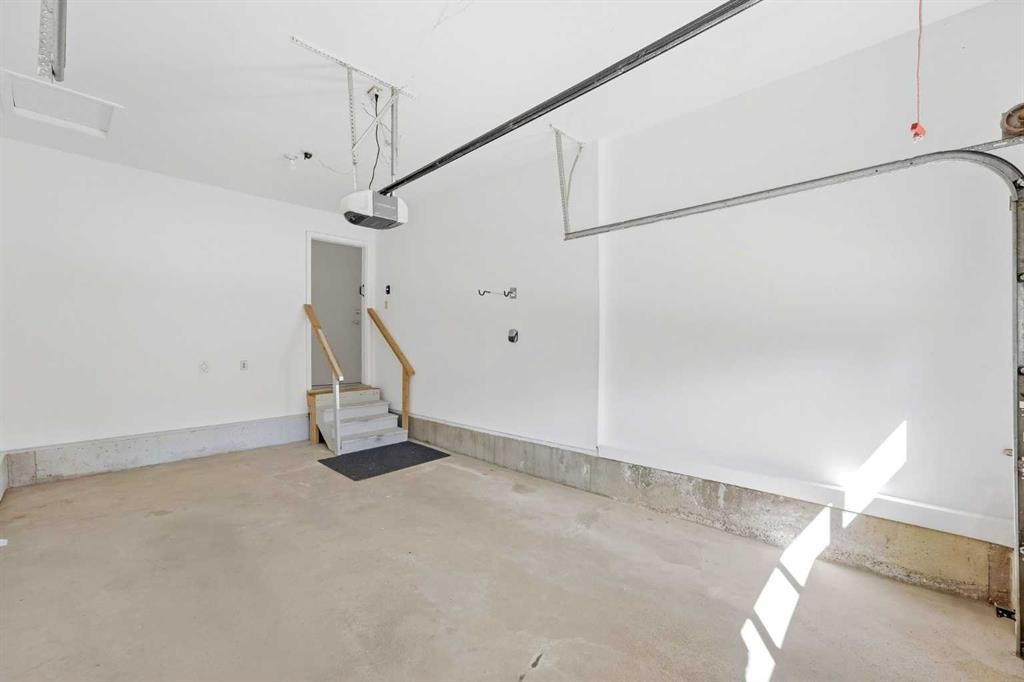 216 Coach Side Road Sw, Calgary, AB