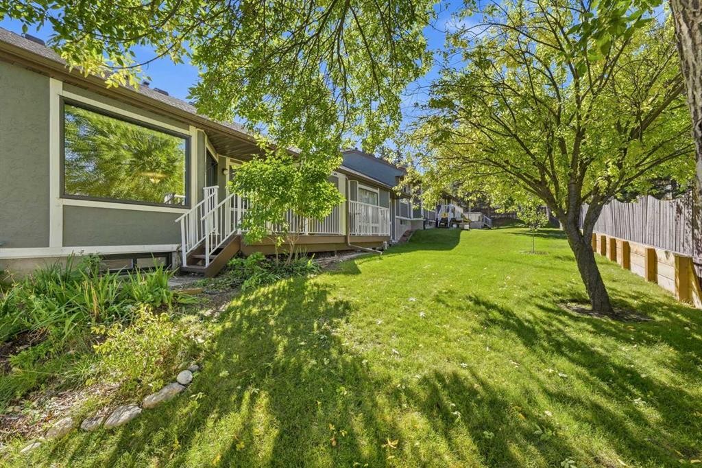216 Coach Side Road Sw, Calgary, AB