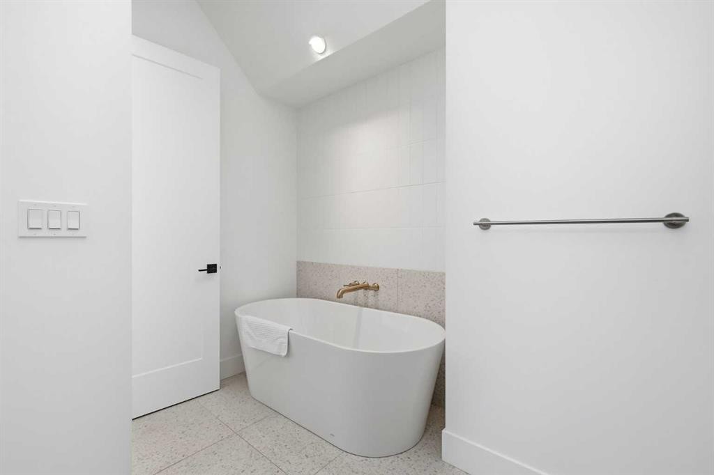2417 31 Avenue Sw, Calgary, AB