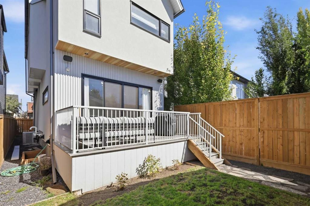 2417 31 Avenue Sw, Calgary, AB