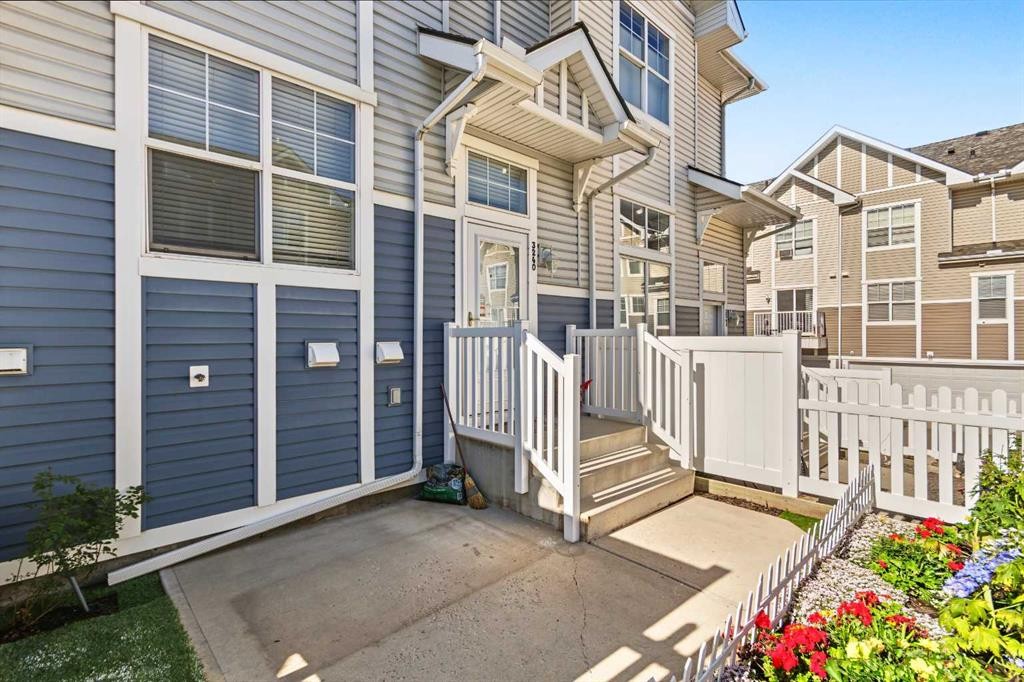 3240 New Brighton Gardens Se, Calgary, AB
