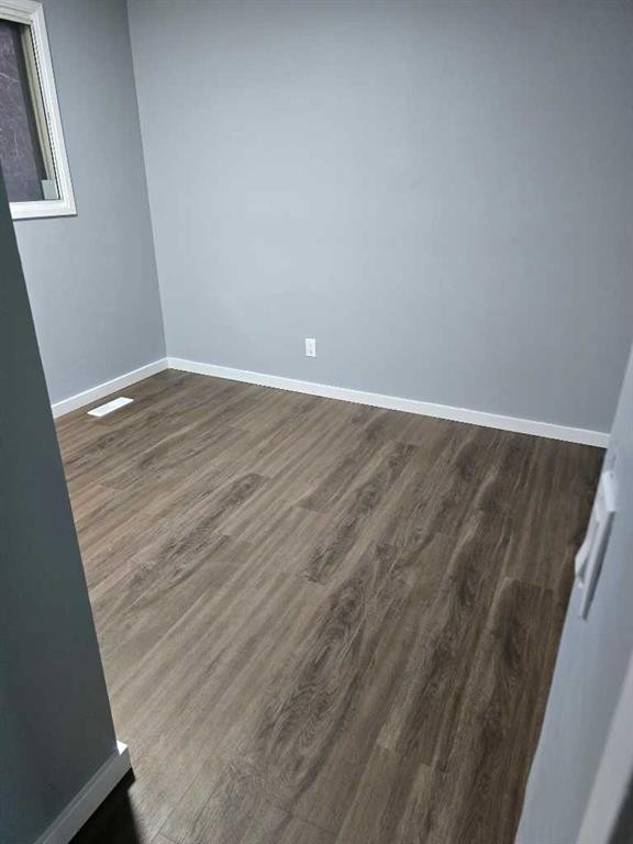 215 Pineset Place Ne, Calgary, AB
