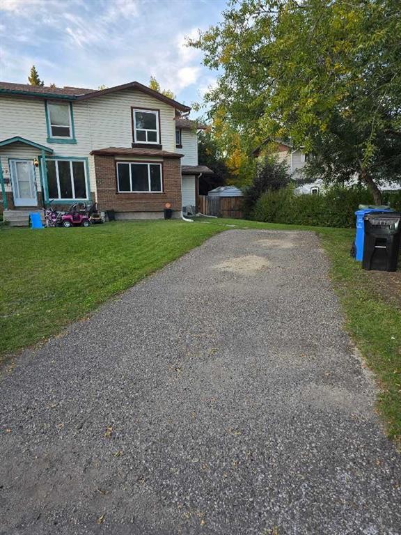 215 Pineset Place Ne, Calgary, AB