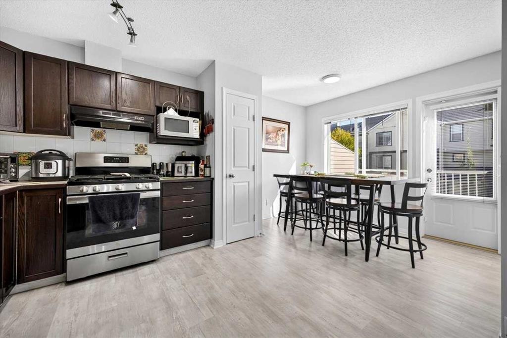121 Everhollow Heights Sw, Calgary, AB