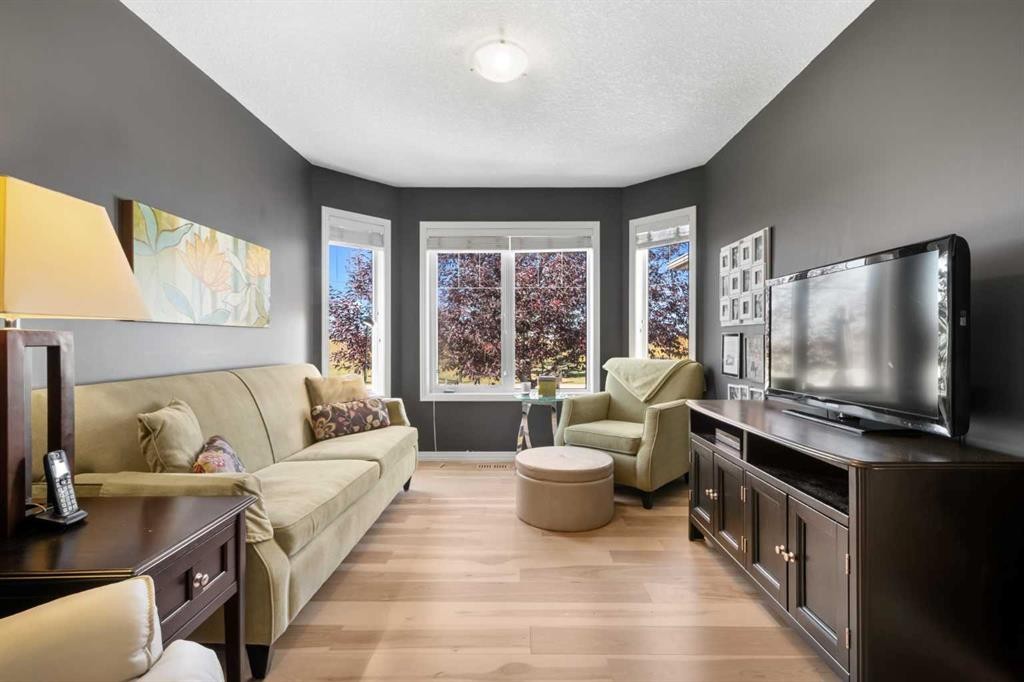 448 Riverside Green Nw, High River, AB