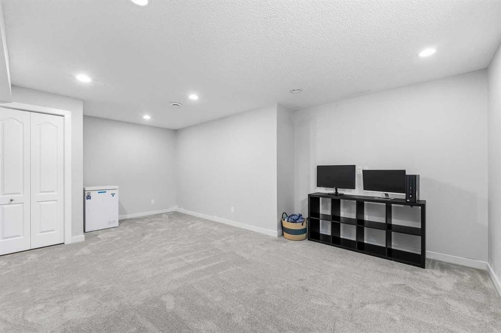 247 Cranberry Place Se, Calgary, AB