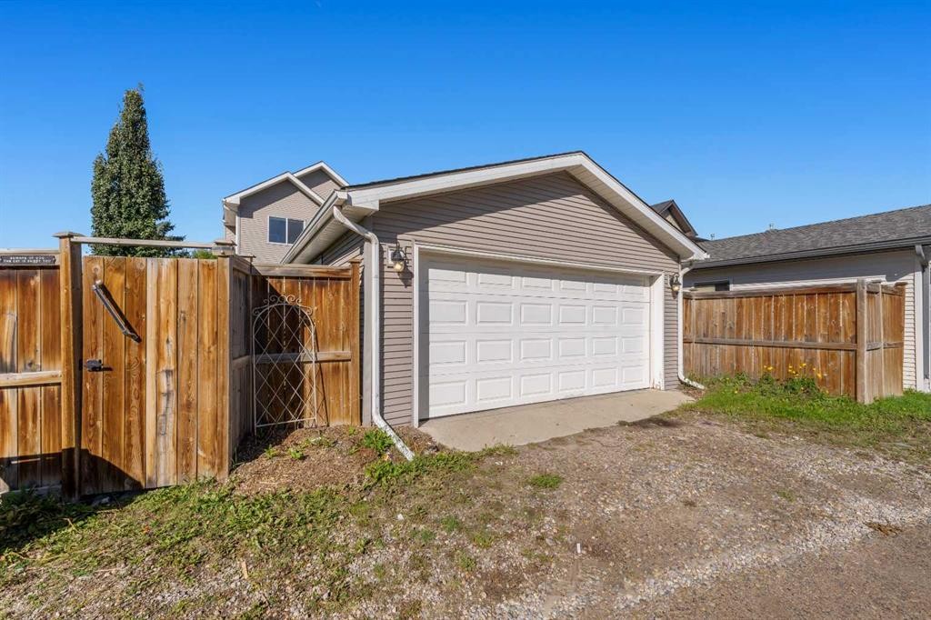247 Cranberry Place Se, Calgary, AB