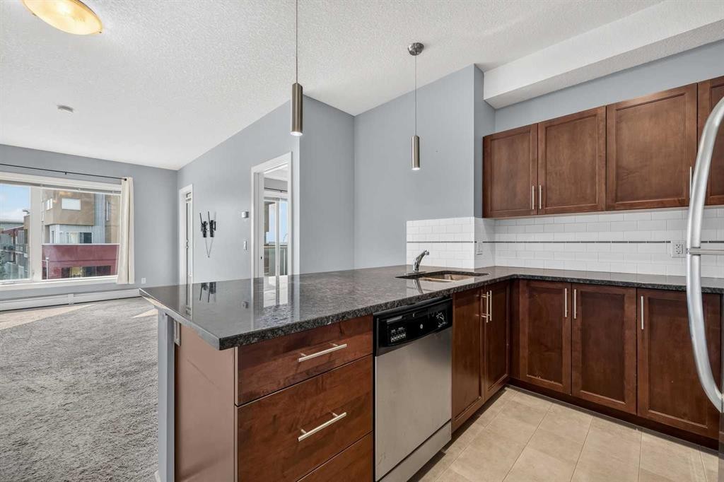2405-604 East Lake Boulevard Ne, Airdrie, AB