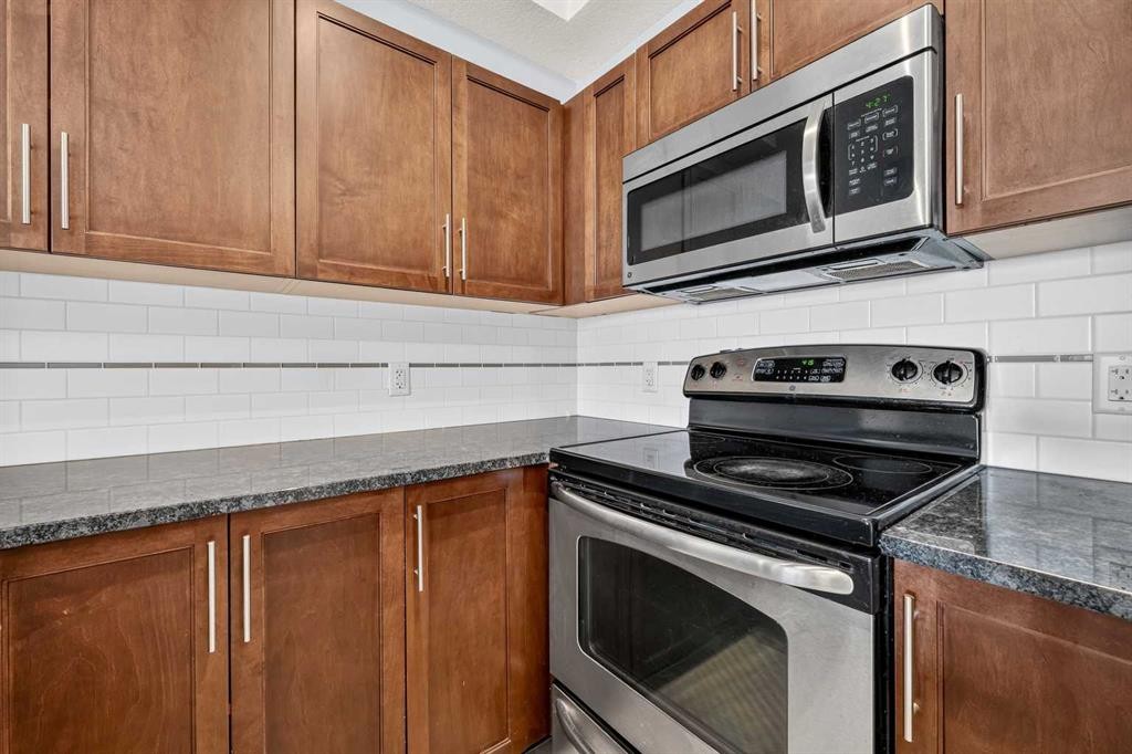2405-604 East Lake Boulevard Ne, Airdrie, AB