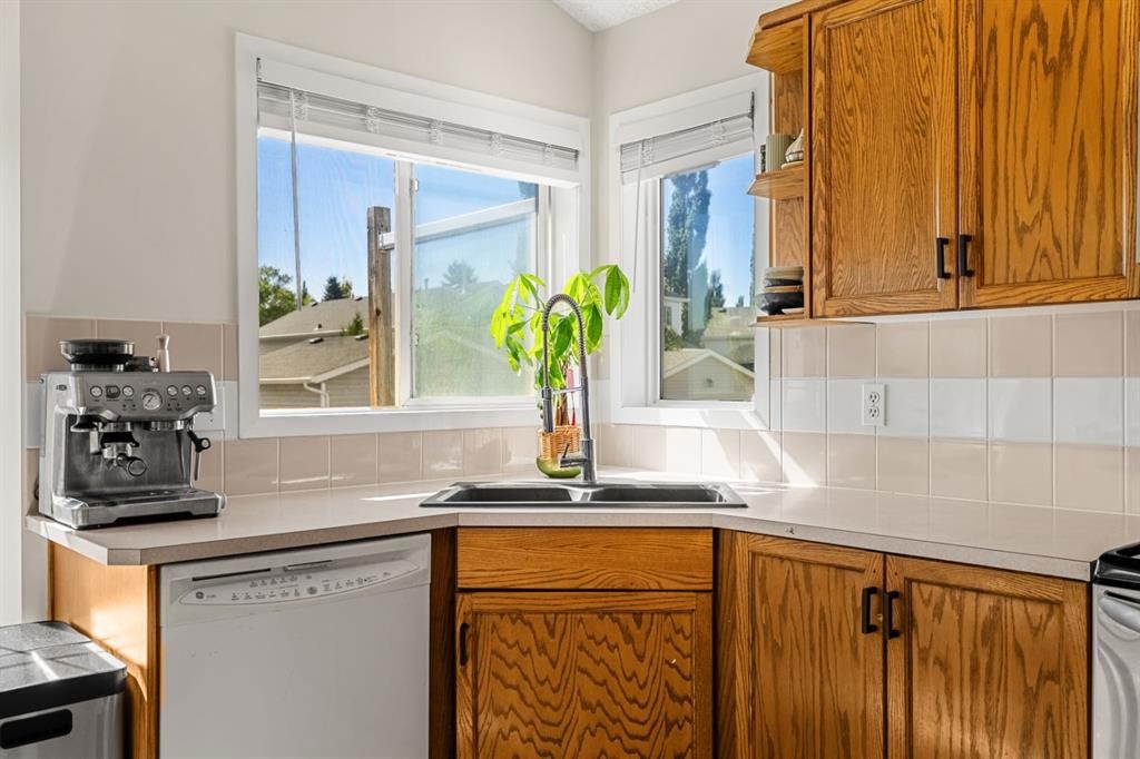 9878 Hidden Valley Drive Nw, Calgary, AB