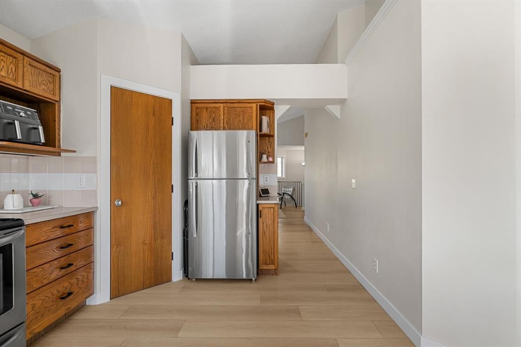 9878 Hidden Valley Drive Nw, Calgary, AB