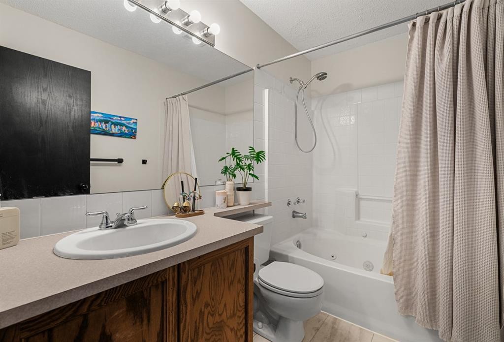 9878 Hidden Valley Drive Nw, Calgary, AB