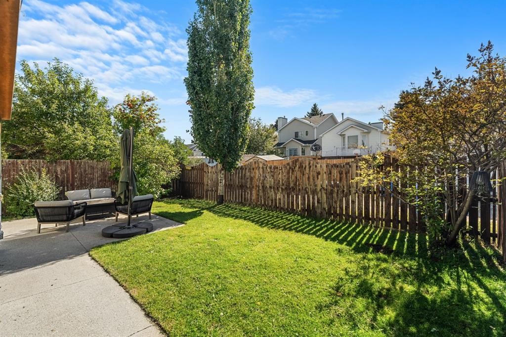 9878 Hidden Valley Drive Nw, Calgary, AB