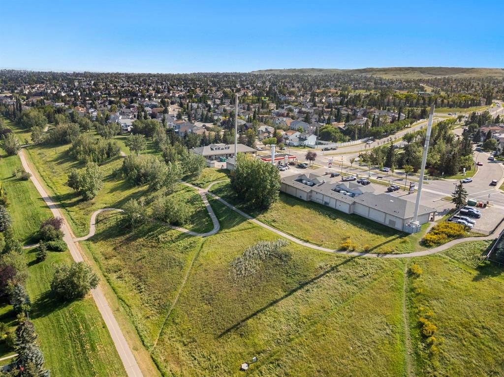 9878 Hidden Valley Drive Nw, Calgary, AB