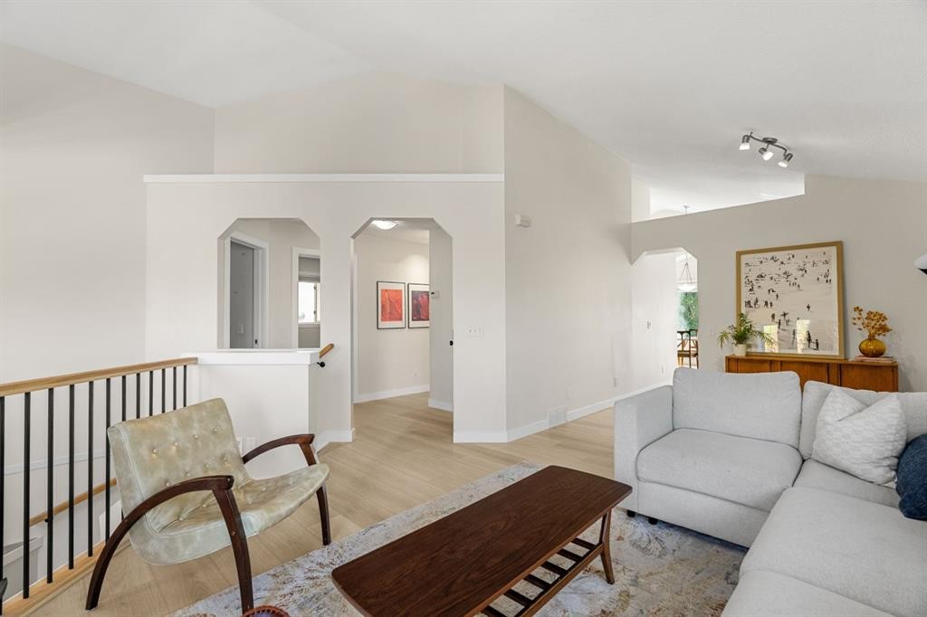 9878 Hidden Valley Drive Nw, Calgary, AB