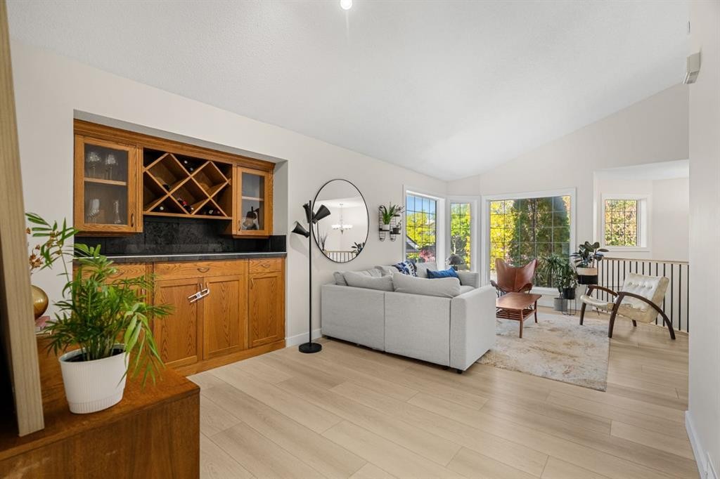 9878 Hidden Valley Drive Nw, Calgary, AB