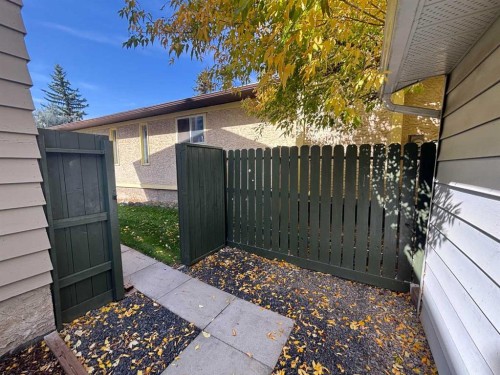 235 Shawcliffe Circle Sw, Calgary, AB 