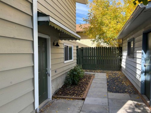 235 Shawcliffe Circle Sw, Calgary, AB 