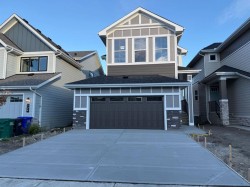 120 sunrise Heath Cochrane, AB T4C 3C5