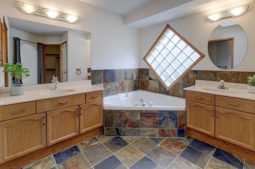 662 Arbour Lake Drive Nw, Calgary, AB 