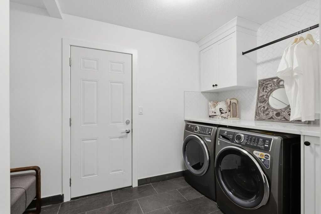 128 Sunvista Close Se, Calgary, AB