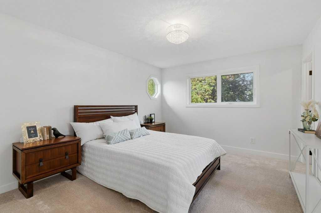 128 Sunvista Close Se, Calgary, AB