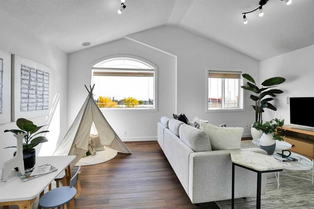 309 Everridge Drive Sw, Calgary, AB