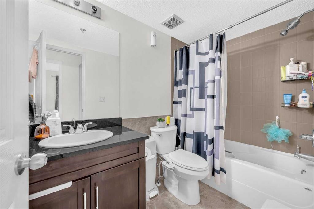 227-355 Taralake Way Ne, Calgary, AB - Indoor Photo Showing Bathroom
