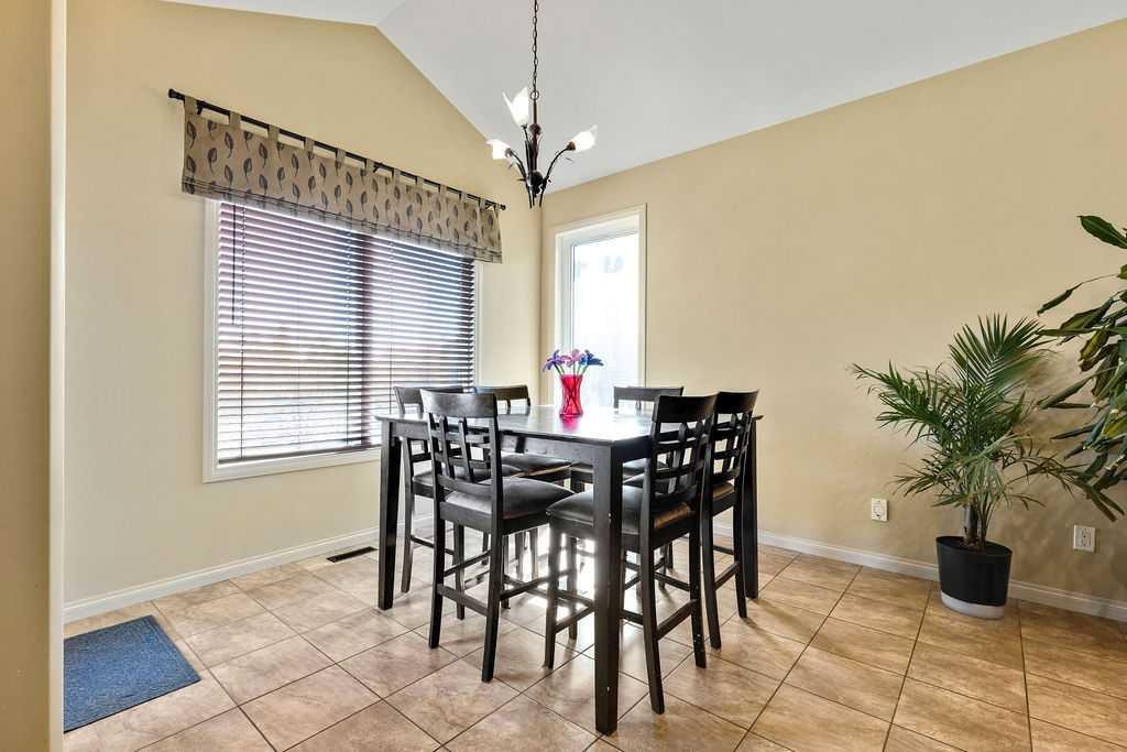 17 Dain Place Nw, Langdon, AB