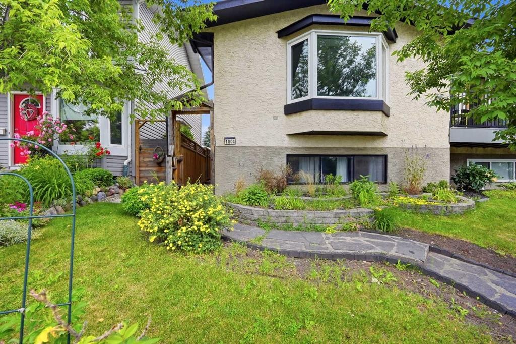 1004 Mckinnon Drive Ne, Calgary, AB