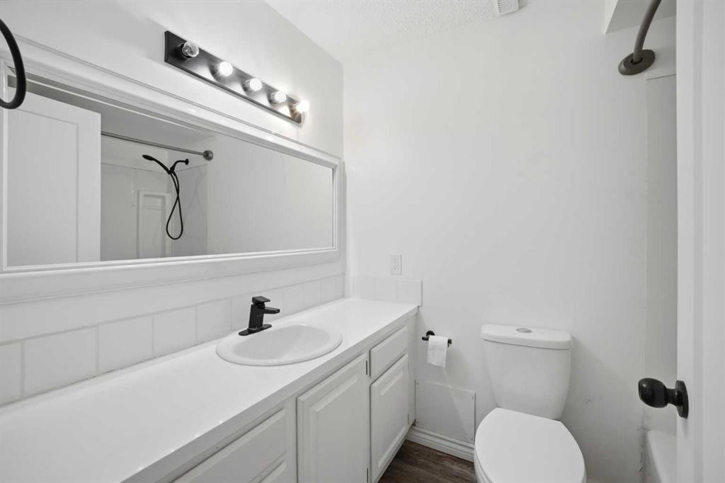 1004 Mckinnon Drive Ne, Calgary, AB