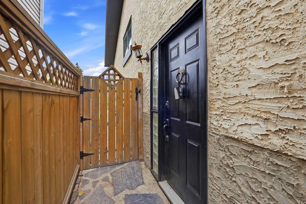 1004 Mckinnon Drive Ne, Calgary, AB
