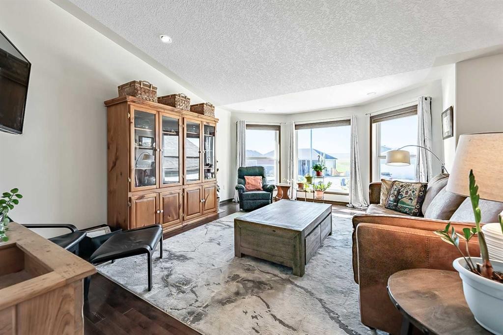 142 Westview Drive, Nanton, AB