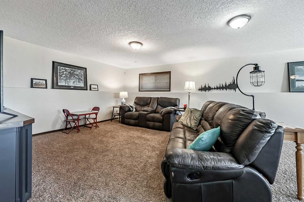 142 Westview Drive, Nanton, AB