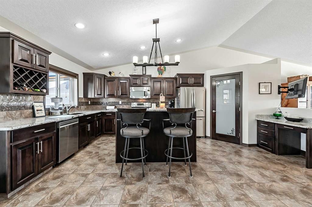 142 Westview Drive, Nanton, AB