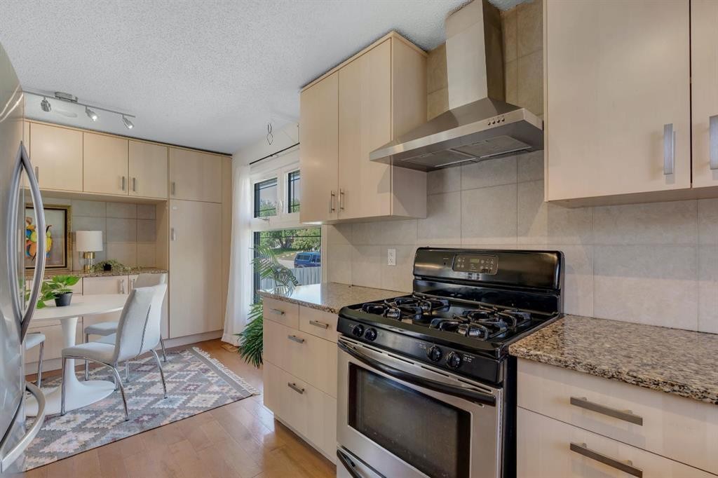 24 Shawcliffe Road Sw, Calgary, AB