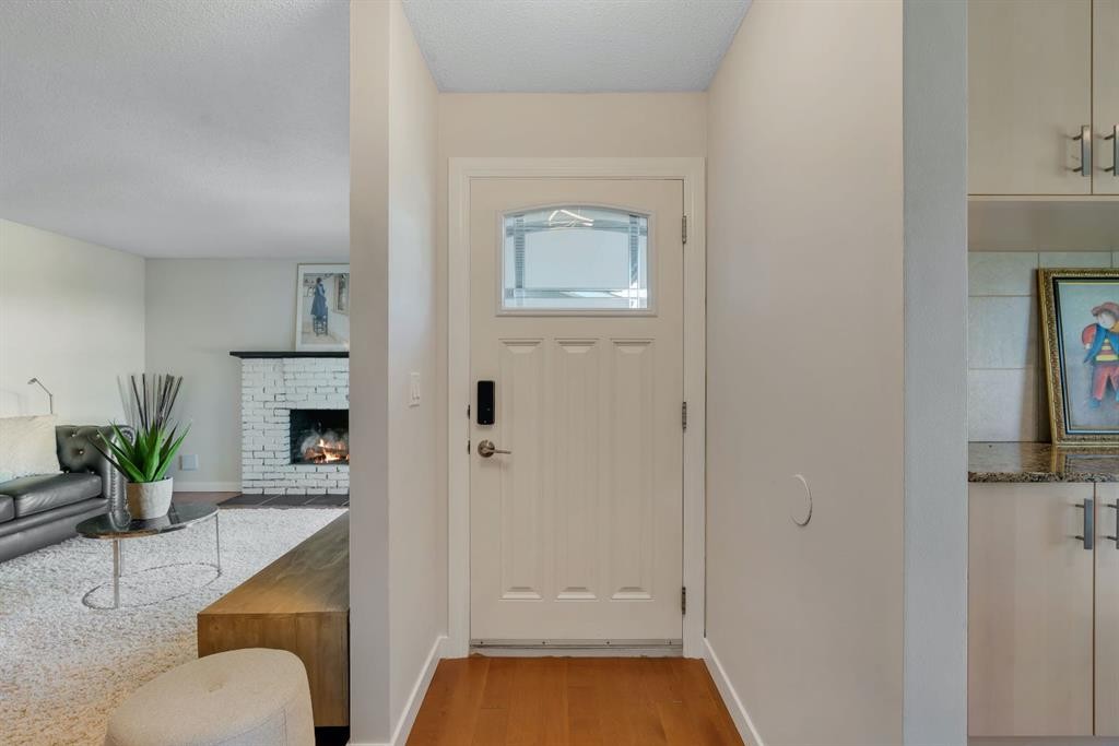 24 Shawcliffe Road Sw, Calgary, AB