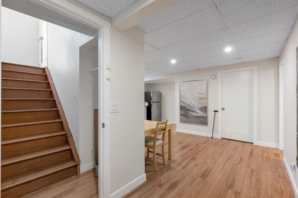 24 Shawcliffe Road Sw, Calgary, AB