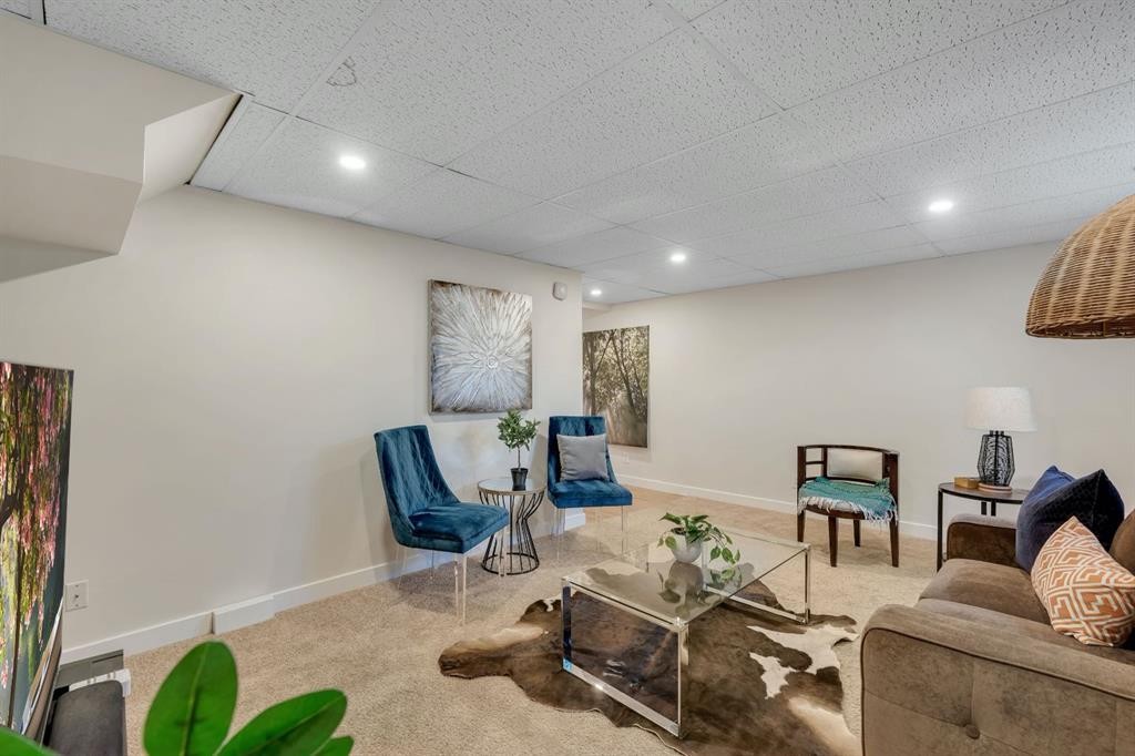 24 Shawcliffe Road Sw, Calgary, AB