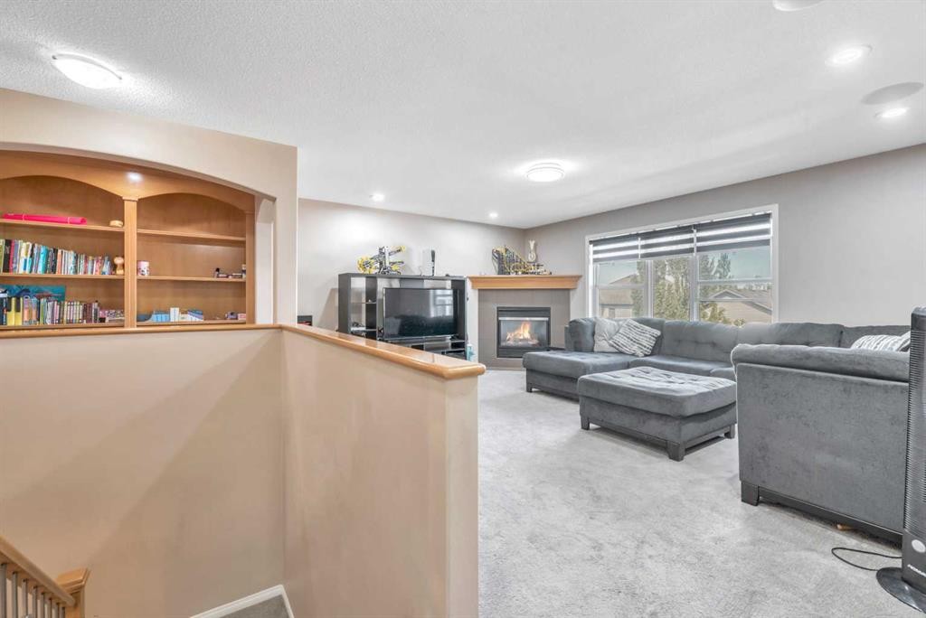 245 Springmere Way, Chestermere, AB